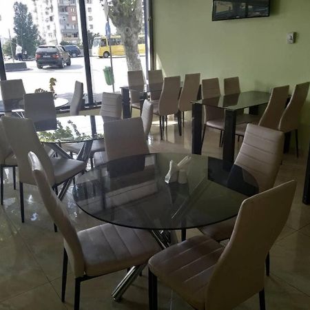 Hotel Georgia Tbilisi Esterno foto